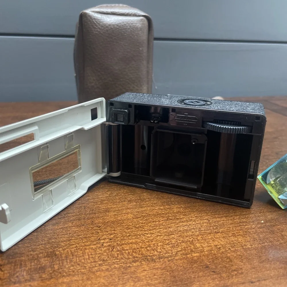 VTG Argus Instant Load 164 Camera w/ flash bulb, BAG + NEW FILM! PROP! Germany